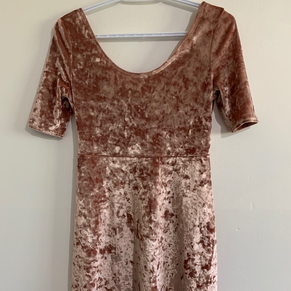 Gold dress - Picture 1 of 4